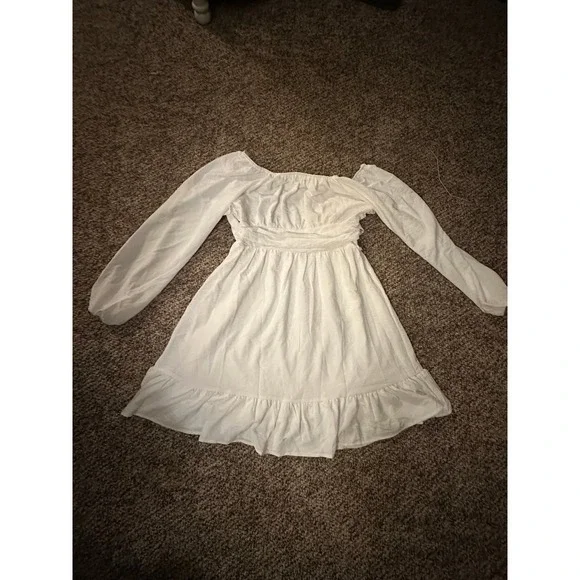White dress, BRAND NEW/, puff sleeve, tie back, white, Size Small - Picture 5 of 5